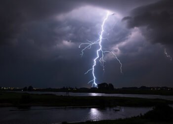 ਭੈਣ ਨੂੰ ਬਚਾਉਣ ਗਿਆ ਭਰਾ ਵੀ ਆਇਆ ਅਸਮਾਨੀ ਬਿਜਲੀ ਦੀ ਲਪੇਟ ‘ਚ,ਮੌਤ