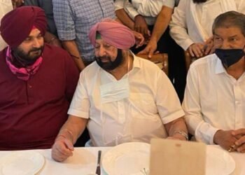ਕੈਪਟਨ, ਸਿੱਧੂ ਤੇ ਬਾਗ਼ੀਆਂ ਨਾਲ ਅੱਜ ਚੰਡੀਗੜ੍ਹ ‘ਚ ਮੁਲਾਕਾਤਾਂ ਕਰਨਗੇ ਹਰੀਸ਼ ਰਾਵਤ