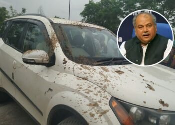 ਖੇਤੀਬਾੜੀ ਮੰਤਰੀ ਤੋਮਰ ਤੇ ਆਪਣੇ ਹੀ ਹਲਕੇ ਦੇ ਲੋਕਾਂ ਨੇ ਸੁੱਟਿਆ ਚਿੱਕੜ  |