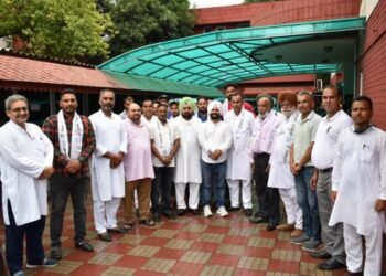 ਦੋਆਬਾ ‘ਚ ਕਾਂਗਰਸ ਨੂੰ ਝਟਕਾ, ਸਾਬਕਾ ਕੌਂਸਲ ਪ੍ਰਧਾਨ ਸਾਥੀ ਕੌਂਸਲਰਾਂ ਦੇ ਨਾਲ ‘ਆਪ’ ‘ਚ ਹੋਏ ਸ਼ਾਮਲ |