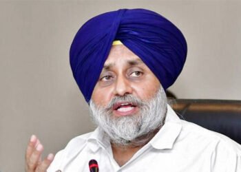 ਸੁਖਬੀਰ ਬਾਦਲ ਨੂੰ ਕਾਲੇ ਝੰਡੇ ਦਿਖਾਏ, ਫਿਰ ਕਿਸਾਨ ਬੋਲੇ – ਗਲਤੀ ਹੋ ਗਈ |