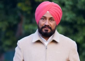 CM ਚੰਨੀ ਦੇ ਘਰ ਕੋਰੋਨਾ ਦੇ ਦਿੱਤੀ ਦਸਤਕ, 2 ਪਰਿਵਾਰਿਕ ਮੈਂਬਰ ਆਏ ਕੋਰੋਨਾ ਪਾਜ਼ੇਟਿਵ |