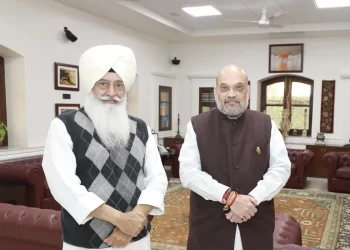 ਅਮਿਤ ਸ਼ਾਹ ਵਲੋਂ ਡੇਰਾ ਬਿਆਸ ਵਿਖੇ ਬਾਬਾ ਗੁਰਿੰਦਰ ਸਿੰਘ ਢਿੱਲੋਂ ਨਾਲ ਮੁਲਾਕਾਤ