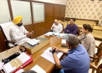 ਟਰਾਂਸਪੋਰਟ ਮੰਤਰੀ ਲਾਲਜੀਤ ਭੁੱਲਰ ਦੀ ਚੇਤਾਵਨੀ: ਟੈਕਸ ਜਮ੍ਹਾ ਨਾ ਹੋਣ ‘ਤੇ ਰੱਦ ਕੀਤੇ ਜਾਣਗੇ ਬੱਸ ਪਰਮਿਟ |