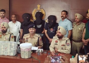 1 ਕਰੋੜ ਦੀ ਲੁੱਟ ਮਾਮਲੇ ‘ਚ ਤਿੰਨ ਮੁਲਜ਼ਮ ਗ੍ਰਿਫ਼ਤਾਰ