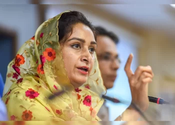 HSGPC ਮੁੱਦੇ ‘ਤੇ ਹਰਸਿਮਰਤ ਬਾਦਲ ਦੀ ਬੋਲੀ: ਸਿੱਖ ਪੰਥ ਨੂੰ ਕਮਜ਼ੋਰ ਕਰਨ ਦੀ ਕੋਸ਼ਿਸ਼, ਕ੍ਰਿਪਾ ਕਰਕੇ ਇਕੱਠੇ ਹੋ ਜਾਵੋ ਨਹੀ ਤਾਂ…