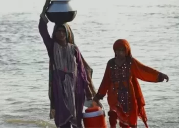 ਪਾਕਿਸਤਾਨ ਵਿੱਚ ਹੜ੍ਹਾਂ ਦੀ ਆਫ਼ਤ: ਪੈਸੇ ਲੈਕੇ ਵਡੇਰੀ ਉਮਰ ਦੇ ਬੰਦਿਆਂ ਨਾਲ ਧੀਆਂ ਤੋਰਨ ਲੱਗੇ ਕੁਝ ਲੋਕ