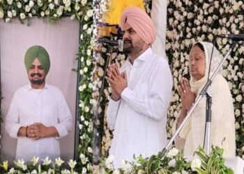 ਸਿੱਧੂ ਮੂਸੇਵਾਲੇ ਦੇ ਮਾਤਾ ਪਿਤਾ ਵਿਦੇਸ਼ ਤੋਂ  ਵਾਪਸ ਪਰਤੇ |