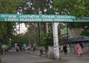 ਲੁਧਿਆਣਾ ਸਿਵਲ ਹਸਪਤਾਲ ‘ਚ ਹੰਗਾਮਾ, ਸ਼ਰਾਬੀਆਂ ਨੇ ਕੁੱਟਿਆ ਡਾਕਟਰ, ਕੱਪੜੇ ਫਾੜੇ