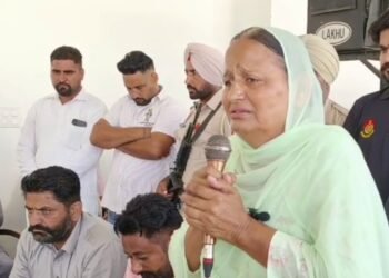 ਸਿੱਧੂ ਮੂਸੇਵਾਲਾ ਦੇ ਮਾਤਾ ਦੇ ਪੁਲਿਸ ਨੂੰ ਤਿੱਖ਼ੇ ਬੋਲ, ”ਪੁਲਿਸ ਹਿਰਾਸਤ ‘ਚੋਂ ਕੋਈ ਕਿਵੇਂ ਭੱਜ ਸਕਦਾ, ਗੈਂਗਸਟਰਾਂ ਨੂੰ ਜੇਲ੍ਹਾਂ ‘ਚ ਦਿੱਤੀਆਂ ਜਾ ਰਹੀਆਂ ਸਹੂਲਤਾਂ”