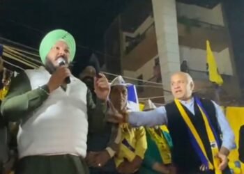 ਮਨੀਸ਼ ਸਿਸੋਦੀਆ ਦੇ ਇਕ ਬਿਆਨ ਨਾਲ ਭਖਿਆ ਮਾਹੌਲ, ਸਟੇਜ ‘ਤੇ ਲੋਕਾਂ ਸਾਹਮਣੇ ਹੋਈ ਕਿਰਕਰੀ