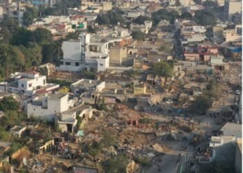 70 ਸਾਲਾਂ ਤੋਂ ਵੱਧ ਸਮੇਂ ਤੋਂ ਬਣੇ ਘਰ ਹੋਏ ਢਹਿ-ਢੇਰੀ, ਲੋਕਾਂ ਹੋਏ ਬੇਘਰ