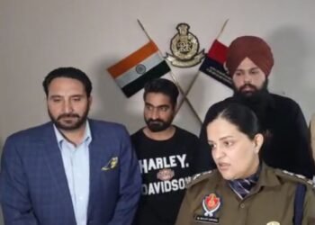 ਪੰਜਾਬੀਆਂ ਦੇ ਖ਼ਰਾਬ ਹੋਏ ਅਕਸ ਨੂੰ ਦੋ ਪੰਜਾਬੀਆਂ ਨੇ ਕੀਤਾ ਠੀਕ, ਸੇਬਾਂ ਦੇ ਵਪਾਰੀ ਨੂੰ ਦਿੱਤਾ 9 ਲੱਖ 12 ਹਜ਼ਾਰ ਦਾ ਚੈੱਕ