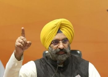 ਰਾਹੁਲ ਗਾਂਧੀ ਦੀ ਸੁਰੱਖਿਆ ਕੁਤਾਹੀ ਨੂੰ ਲੈ ਭਖੀ ਸਿਆਸਤ, CRPF ਦਾ ਆਇਆ ਕਰਾਰਾ ਜਵਾਬ