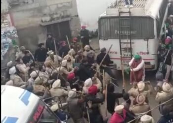 ਸ਼ਰਾਬ ਫੈਕਟਰੀ ਧਰਨਾ ਦੌਰਾਨ ਮਾਹੌਲ ਤਣਾਅਪੂਰਨ, ਕਿਸਾਨਾਂ ਤੇ ਪੁਲਿਸ ਵਿਚਾਲੇ ਹੋਈ ਜ਼ਬਰਦਸਤ ਝੜਪ