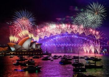 ਸ਼ਾਨਦਾਰ ਆਤਿਸ਼ਬਾਜ਼ੀ ਨਾਲ ਆਸ੍ਰਟੇਲੀਆ ਤੇ ਨਿਊਜ਼ੀਲੈਂਡ ‘ਚ ਨਵੇਂ ਸਾਲ 2023 ਦਾ ਸੁਆਗਤ