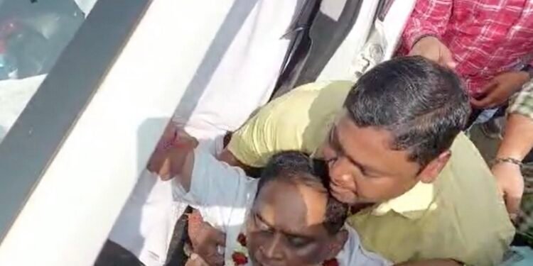 ਥਾਣੇਦਾਰ ਨੇ ਸਿਹਤ ਮੰਤਰੀ ਨੂੰ ਮਾਰੀ ਗੋਲੀ, ਹਸਪਤਾਲ ‘ਚ ਦਾਖ਼ਲ, ਹਾਲਤ ਗੰਭੀਰ