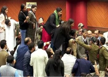 ਦਿੱਲੀ ’ਚ ਮੇਅਰ ਦੇ ਅਹੁਦੇ ਦੀ ਚੋਣ ਦੌਰਾਨ ਵੱਡਾ ਹੰਗਾਮਾ, ਹੱਥੋਪਾਈ ਹੋਏ ‘ਆਪ’ ਤੇ ਭਾਜਪਾ ਕੌਂਸਲਰਾਂ