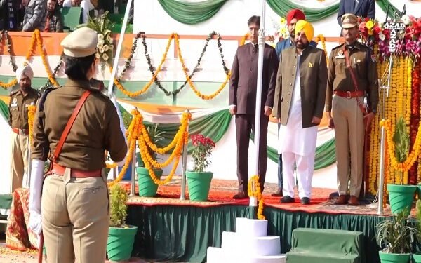 ਪੰਜਾਬ ਪੁਲਿਸ ‘ਚ ਭਰਤੀ ਹੋਣ ਵਾਲੇ ਨੌਜਵਾਨਾਂ ਨੂੰ ਮੁੱਖ ਮੰਤਰੀ ਭਗਵੰਤ ਮਾਨ ਦਾ ਵੱਡਾ ਤੋਹਫ਼ਾ