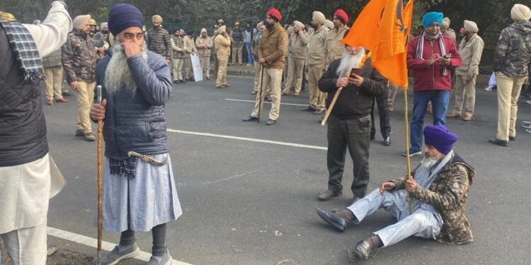 ਬੰਦੀ ਸਿੰਘਾਂ ਦੀ ਰਿਹਾਈ ਨੂੰ ਲੈ ਵੱਖ-ਵੱਖ ਸਿੱਖ ਜਥੇਬੰਦੀਆਂ ਐਕਸ਼ਨ, ਭਾਰੀ ਪੁਲਿਸ ਫੋਰਸ ਤਾਇਨਾਤ, ਹੋਈ ਬੈਰੀਕੇਡਿੰਗ