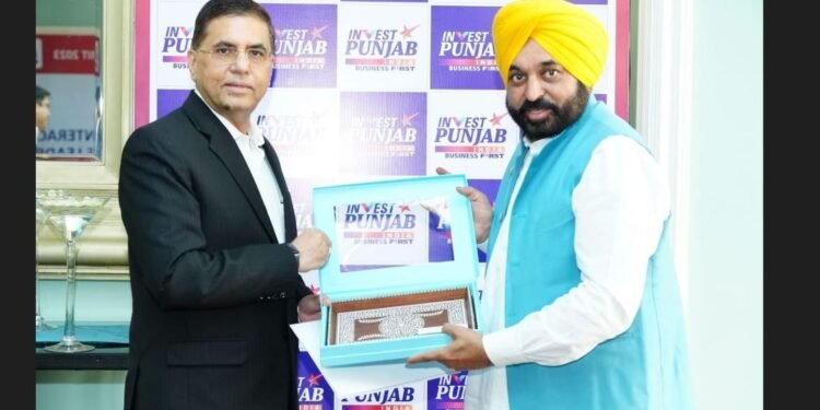 ਮੁੰਬਈ ’ਚ ਸੀ.ਐਮ. ਮਾਨ ਦੀ ਉਦਯੋਗਪਤੀਆਂ ਨਾਲ ਮੁਲਾਕਾਤ, ਪੰਜਾਬ ‘ਚ ਨਿਵੇਸ਼ ਕਰਨ ਲਈ ਦਿੱਤਾ ਸੱਦਾ