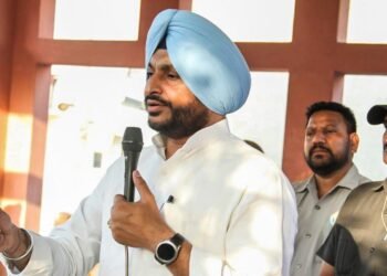 ‘ਵਿਜੀਲੈਂਸ ਸਹੀ ਢੰਗ ਨਾਲ ਜਾਂਚ ਕਰੇ’, ਆਸ਼ੂ ਦੇ PA ਦੇ ਹੱਕ ‘ਚ ਉਤਰੇ MP ਬਿੱਟੂ, ਦਿੱਤੀ ਚੇਤਾਵਨੀ