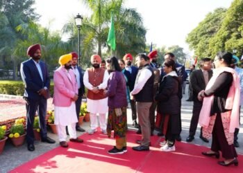 ਅੱਜ ਭਾਰਤ ਵਾਪਸ ਪਰਤੇਗਾ ਸਿੰਗਾਪਰ ‘ਚ ਟ੍ਰੇਨਿੰਗ ਲਈ ਭੇਜਿਆ 36 ਪ੍ਰਿੰਸੀਪਲਾਂ ਦਾ ਬੈਚ, ਸੀ.ਐਮ. ਪੰਜਾਬ ਨੇ ਦਿੱਤੀ ਜਾਣਕਾਰੀ