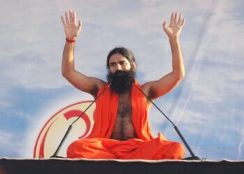 ਕਸੂਤਾ ਫਸਿਆ ਯੋਗ ਗੁਰੂ ਬਾਬਾ ਰਾਮਦੇਵ, ਧਾਰਮਿਕ ਭਾਵਨਾਵਾਂ ਨੂੰ ਠੇਸ ਪਹੁੰਚਾਉਣ ਕਾਰਨ ਮਾਮਲਾ ਦਰਜ