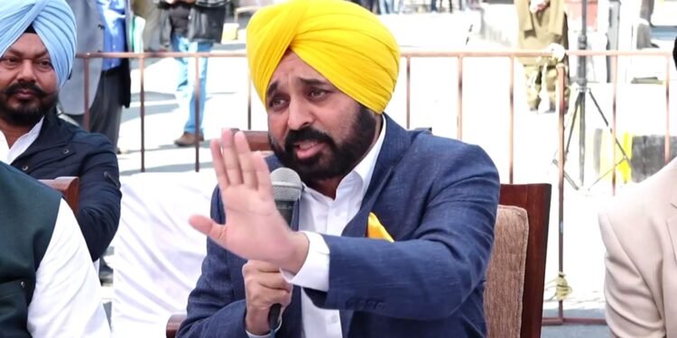 ਦੋਆਬੇ ਦੇ ਤਿੰਨ ਟੋਲ ਪਲਾਜ਼ੇ ਮੁੱਖ ਮੰਤਰੀ ਨੇ ਖੁਦ ਕਰਵਾਏ ਬੰਦ, ਲੋਕਾਂ ਨੂੰ ਦਿੱਤੀ ਵੱਡੀ ਰਾਹਤ