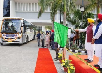 30 ਪ੍ਰਿੰਸੀਪਲਜ਼ ਦਾ ਦੂਜਾ ਬੈਚ ਸਿੰਗਾਪੁਰ ਟ੍ਰੇਨਿੰਗ ਲਈ ਰਵਾਨਾ, ਮੁੱਖ ਮੰਤਰੀ ਭਗਵੰਤ ਮਾਨ ਨੇ ਦਿੱਤੀ ਹਰੀ ਝੰਡੀ