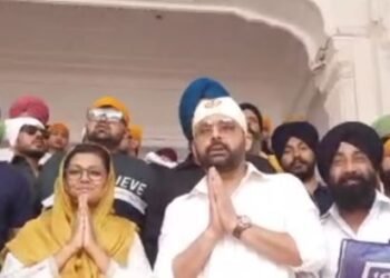 ਕਾਮੇਡੀ ਕਿੰਗ ਕਪਿਲ ਸ਼ਰਮਾ ਪਹੁੰਚੇ ਅੰਮ੍ਰਿਤਸਰ, ਸ੍ਰੀ ਦਰਬਾਰ ਸਾਹਿਬ ਟੇਕਿਆ ਮੱਥਾ