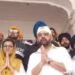 ਕਾਮੇਡੀ ਕਿੰਗ ਕਪਿਲ ਸ਼ਰਮਾ ਪਹੁੰਚੇ ਅੰਮ੍ਰਿਤਸਰ, ਸ੍ਰੀ ਦਰਬਾਰ ਸਾਹਿਬ ਟੇਕਿਆ ਮੱਥਾ
