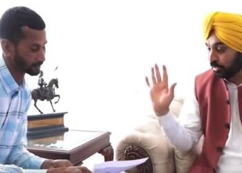 ਮੁੱਖ ਮੰਤਰੀ ਮਾਨ ਨੇ ਵਾਅਦਾ ਕੀਤਾ ਪੂਰਾ, ਪਰਮਜੀਤ ਕੁਮਾਰ ਨੂੰ ਸੌਂਪਿਆ ਨਿਯੁਕਤੀ ਪੱਤਰ