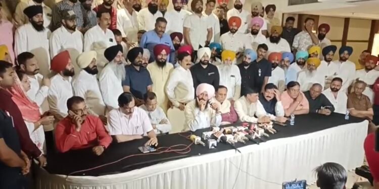 ਜਲੰਧਰ ਜ਼ਿਮਨੀ ਚੋਣ ‘ਚ ਭਾਜਪਾ ਨੂੰ ਸਮਰਥਨ ਦੇਣਗੇ ਲੋਕ ਇਨਸਾਫ਼ ਪਾਰਟੀ ਦੇ ਮੁਖੀ ਸਿਮਰਜੀਤ ਬੈਂਸ, ਕੀਤਾ ਐਲਾਨ