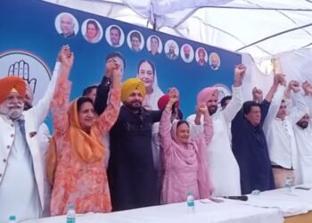 ਜਲੰਧਰ ਲੋਕ ਸਭਾ ਜ਼ਿਮਨੀ ਚੋਣ ਲਈ ਨਾਮਜ਼ਦਗੀਆਂ ਦਾਖ਼ਲ ਕਰਨ ਦਾ ਸਿਲਸਿਲਾ ਸ਼ੁਰੂ, ਇਕੋ ਮੰਚ ‘ਤੇ ਨਜ਼ਰ ਆਏ ਰਾਜਾ ਵੜਿੰਗ ਤੇ ਨਵਜੋਤ ਸਿੱਧੂ