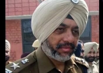 ਡਰੱਗ ਮਾਮਲੇ ‘ਚ ਬਰਖ਼ਾਸਤ ਪੁਲਿਸ ਅਫ਼ਸਰ ਰਾਜਜੀਤ ਸਿੰਘ ਦੀਆਂ ਵਧੀਆਂ ਮੁਸ਼ਕਿਲਾਂ, ਲੁੱਕ ਆਊਟ ਨੋਟਿਸ ਜਾਰੀ?