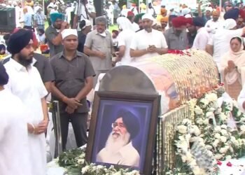 ਭਲਕੇ ਹੋਵੇਗਾ ਸਾਬਕਾ ਮੁੱਖ ਮੰਤਰੀ ਦਾ ਅੰਤਿਮ ਸੰਸਕਾਰ, ਚੰਡੀਗੜ੍ਹ ਤੋਂ ਪਿੰਡ ਬਾਦਲ ਤੱਕ ਕੱਢੀ ਜਾਵੇਗੀ ਅੰਤਿਮ ਯਾਤਰਾ