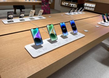 ਮੁੰਬਈ ਤੋਂ ਬਾਅਦ ਹੁਣ ਦਿੱਲੀ ‘ਚ ਖੁੱਲ੍ਹਿਆ ਐਪਲ ਦਾ ਸਟੋਰ, ਲੋਕਾਂ ਦੀ ਲੱਗੀ ਭੀੜ