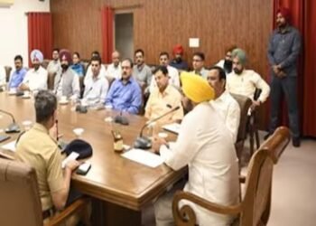 ‘ਆਪਰੇਸ਼ਨ ਅੰਮ੍ਰਿਤਪਾਲ’ ਸਫਲ ਹੋਣ ਤੋਂ ਬਾਅਦ ਸੀ.ਐਮ. ਮਾਨ ਨੇ ਪੁਲਿਸ ਅਧਿਕਾਰੀਆਂ ਨਾਲ ਕੀਤੀ ਮੀਟਿੰਗ, ਕਿਹਾ- ਪੰਜਾਬ ਪੁਲਿਸ ਕਿਸੇ ਵੀ ਤਰ੍ਹਾਂ ਦੀ…