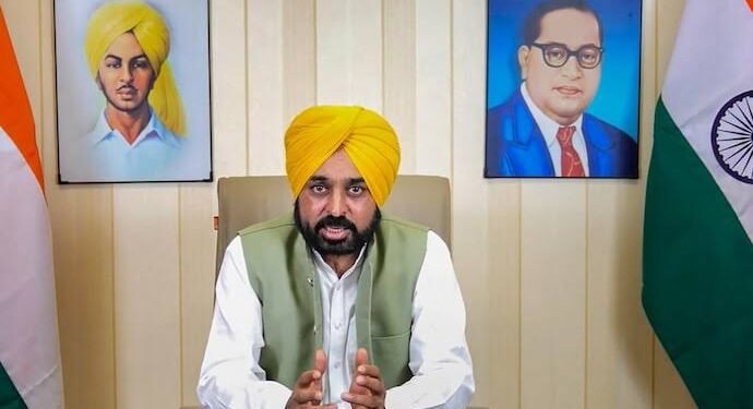 ਬੇਅਦਬੀ ਦੇ ਦੋਸ਼ ‘ਚ ਘਿਰੀ ਪਾਰਟੀ ਦਾ SGPC ਪ੍ਰਧਾਨ ਵੱਲੋਂ ਵੋਟਾਂ ਮੰਗਣਾ ਕਿੰਨਾ ਕੁ ਜਾਇਜ਼ ਹੈ? CM ਮਾਨ ਨੇ ਸਵਾਲ ਨੇ ਭਖਾਈ ਸਿਆਸਤ