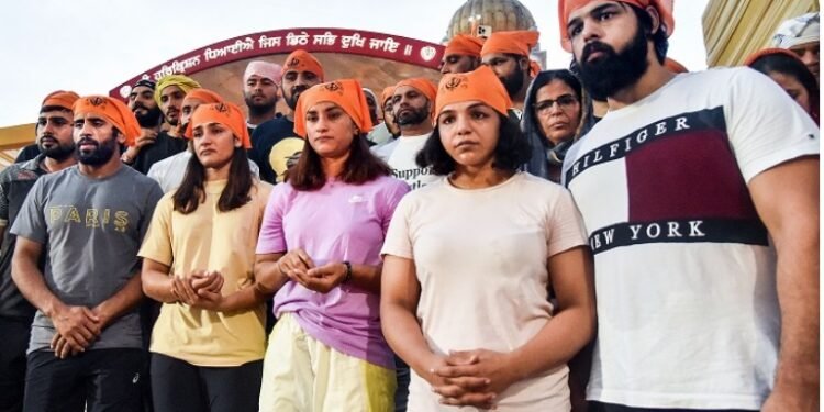 ਬ੍ਰਿਜ ਭੂਸ਼ਣ ਦੀ ਗ੍ਰਿਫ਼ਤਾਰੀ ਦੀ ਮੰਗ ਨੂੰ ਲੈ ਕੇ ਪਹਿਲਵਾਨਾਂ ਨੇ ਬੰਗਲਾ ਸਾਹਿਬ ਗੁਰਦੁਆਰੇ ਤੱਕ ਕੱਢਿਆ ਮਾਰਚ