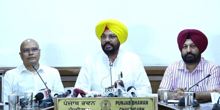 ਸਰਕਾਰ ਦੇ ਨਿਸ਼ਾਨੇ ‘ਤੇ ਸੁਖਬੀਰ ਬਾਦਲ ਦਾ ਸੁੱਖ ਵਿਲਾਸ, ਮੰਤਰੀ ਧਾਲੀਵਾਲ ਨੇ ਦਿੱਤਾ ਸੰਕੇਤ