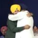 ਕੱਟੜ ਵਿਰੋਧੀ ਸਿੱਧੂ-ਮਜੀਠੀਆ ਬਣੇ ਪੱਕੇ ਆੜੀ, ਜੱਫੀ ਪਾਕੇ ਮਿਟਾਏ ਗਿਲੇ-ਸ਼ਿਕਵੇ