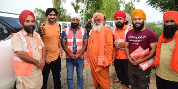 ਰਾਜ ਸਭਾ ਮੈਂਬਰ ਹਰਭਜਨ ਸਿੰਘ ਭੱਜੀ ਨੇ ਸਤਲੁਜ ਦਰਿਆ ਦੇ ਧੁੱਸੀ ਬੰਨ੍ਹ ਦਾ ਕੀਤਾ ਦੌਰਾ