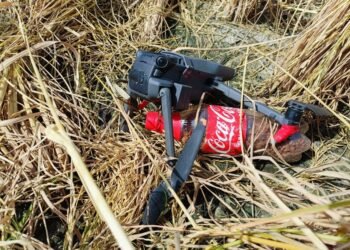 BSF ਜਵਾਨਾਂ ਨੂੰ ਮਿਲੀ ਵੱਡੀ ਕਾਮਯਾਬੀ, ਝੋਨੇ ਦੇ ਖੇਤ ‘ਚ ਮਿਲੀ ਪਾਕਿਸਤਾਨੀ ਡਰੋਨ ‘ਤੇ ਫਾਇਰਿੰਗ