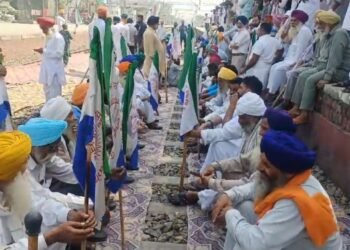 ਪੰਜਾਬ ‘ਚ ਕਿਸਾਨ ਜੱਥੇਬੰਦੀਆਂ ਨੇ ਕੇਂਦਰ-ਰਾਜ ਸਰਕਾਰ ਦੇ ਖਿਲਾਫ ਕੀਤਾ ਅੰਦੋਲਨ ਸ਼ੁਰੂ , ਟ੍ਰੇਨਾਂ ਰੋਕ ਕੀਤਾ ਜਾ ਰਿਹਾ ਵਿਰੋਧ