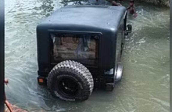 ਸਿੱਧੂ ਮੂਸੇਵਾਲਾ ਨੂੰ ਨਹੀਂ ਮਿਲ ਰਿਹਾ ਇਨਸਾਫ, ਨਾਰਾਜ਼ ਵਕੀਲ ਨੇ ਆਪਣੀ ਥਾਰ ਸੁੱਟੀ ਨਹਿਰ ‘ਚ