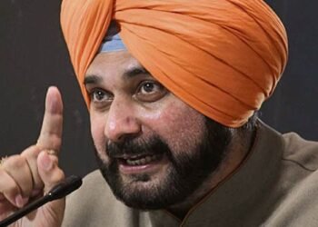 ਆਪ ‘ਤੇ ਵਰ੍ਹੇ ਨਵਜੋਤ ਸਿੱਧੂ, ਕਿਹਾ- ਸੁਖਪਾਲ ਖਹਿਰਾ ਦਾ ਨਾਂ ਅਸਲ FIR ‘ਚ ਨਹੀਂ, ਸਿਆਸੀ ਰੰਜਿਸ਼ ਕਾਰਨ ਉਨ੍ਹਾਂ ਨੂੰ  ਭੇਜਿਆ ਗਿਆ ਜੇਲ੍ਹ