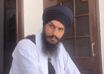 ‘ਵਾਰਿਸ ਪੰਜਾਬ ਦੇ’ ਸੰਸਥਾ ਦੇ ਮੁਖੀ ਅੰਮ੍ਰਿਤਪਾਲ ਸਿੰਘ ਦੇ ਪਿਤਾ ਤਰਸੇਮ ਸਿੰਘ ਨੂੰ ਸੁਰੱਖਿਆ ਏਜੰਸੀਆਂ ਨੇ ਹਵਾਈ ਅੱਡੇ ’ਤੇ ਰੋਕਿਆ