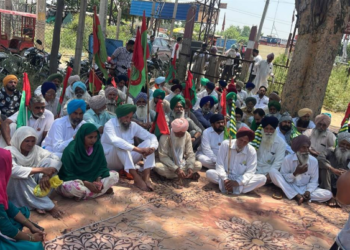 ਬਿਜਲੀ ਕੱਟਾਂ ਖ਼ਿਲਾਫ਼ ਕਿਸਾਨਾਂ ਦਾ ਭੜਕਿਆ ਗੁੱਸਾ : BKU ਕ੍ਰਾਂਤੀਕਾਰੀ ਵੱਲੋਂ ਦੋ ਐਕਸੀਅਨਾਂ ਦੇ ਦਫ਼ਤਰਾਂ ਅੱਗੇ ਲਗਾਇਆ ਧਰਨਾ